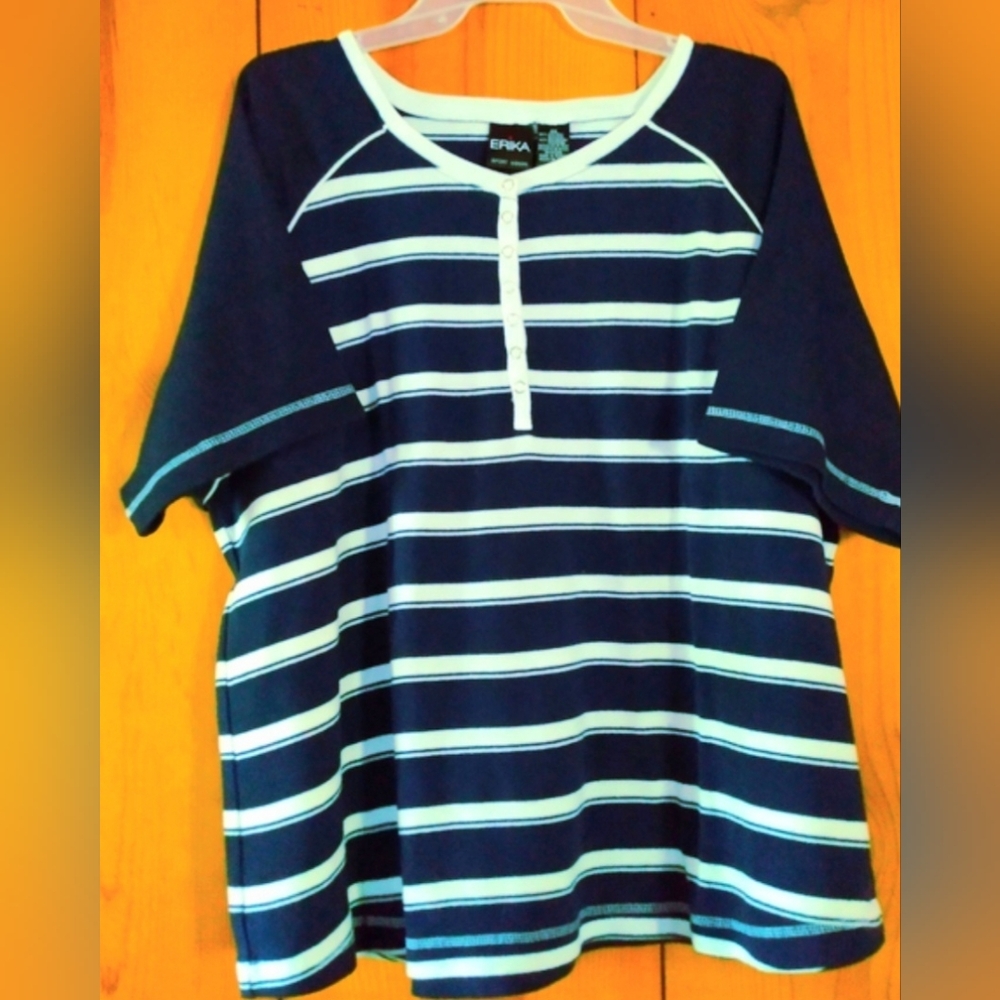 ERIKA Raglan Sleeve Colorblock Top with Snap Button Front